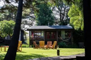 Cabañas y jardín del alojamiento en Chapadmalal